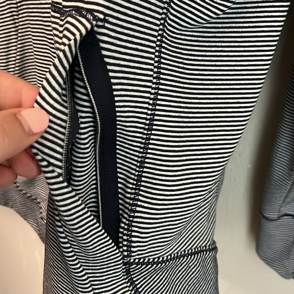 Athleta quarter zip size M - Picture 3 of 8
